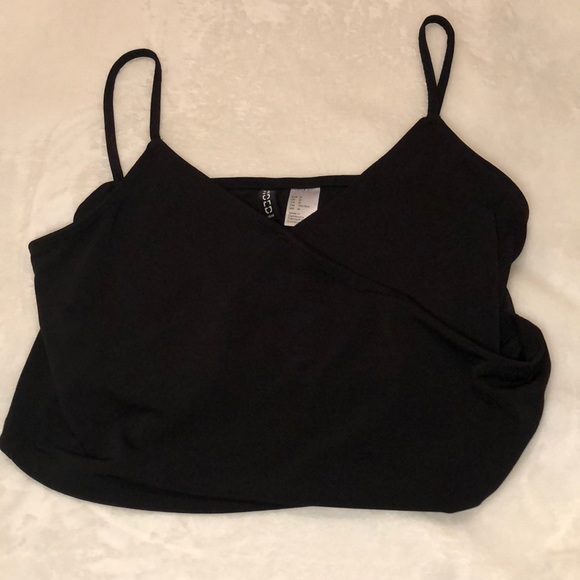 black crop top - Picture 1 of 2